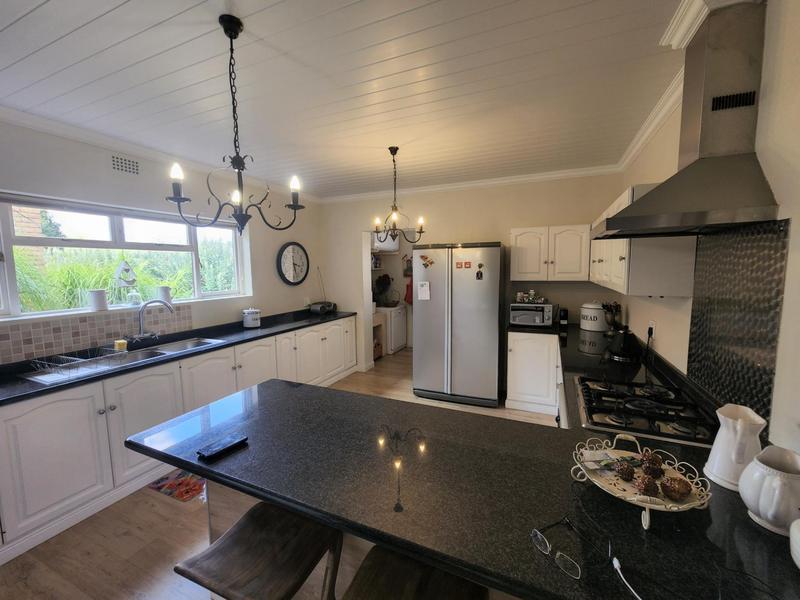 4 Bedroom Property for Sale in Panorama Western Cape